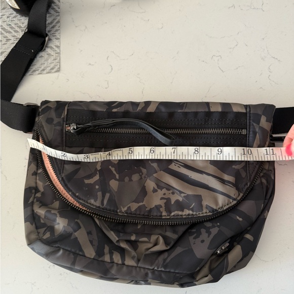 Lululemon Festival Bag - Picture 8 of 8